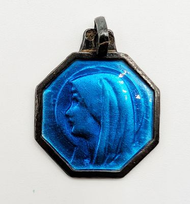 MEDAILLE en argent 800‰ à décor du profil de la vierge émail…