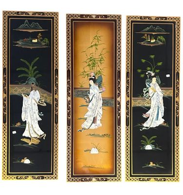 CHINE XXème Lot de trois panneaux en laque burgoté et pierre…
