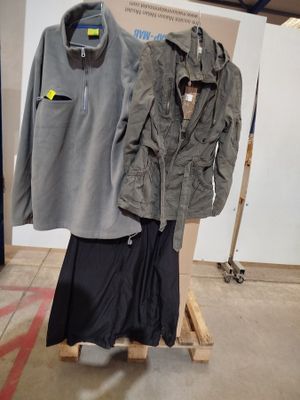 lot de 40 blousons, manteaux, doudounes et vestes - différen…