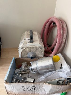 Un pistolet basse pression avec son compresseur VOLUMAIR. - Photo 1