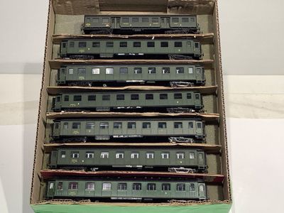 Lot de 7 voitures de voyageurs de première,2e et 3e classe - Photo 1