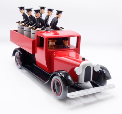 Hergé = AROUTCHEFF : Tintin, le camion rouge avec les polici…
