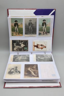 un livre ouvert avec des photos de personnes