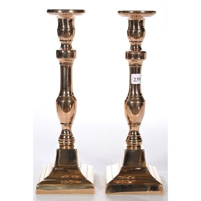 paire de chandeliers anciens en laiton