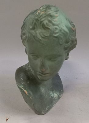 BUSTE d'éphèbe en terre cuite à patine verte, d'ap.