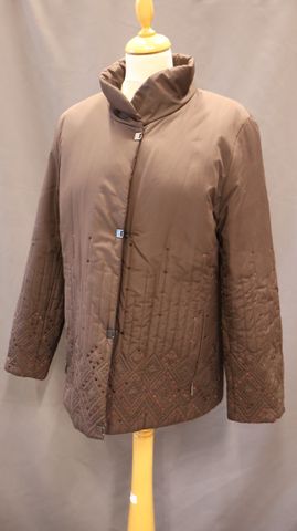GOLDIX Studio – Manteau marron décor de surpiqures et sequins. Ta...