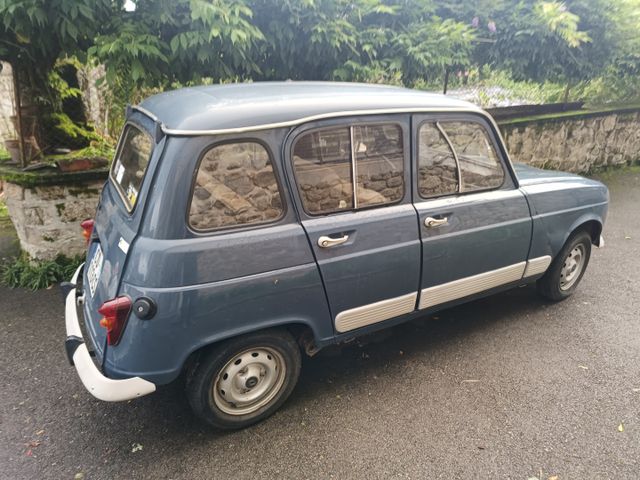 Véhicule particulier RENAULT 4 GTL immatriculé CD-113-CS, 1ère mi...