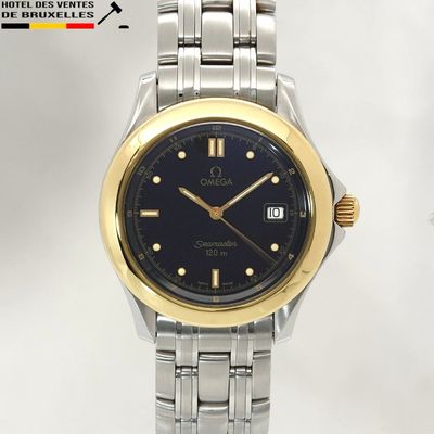 une image d'une montre en gros plan sur fond blanc