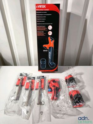 an image of a bunch of tools sitting on top of a table