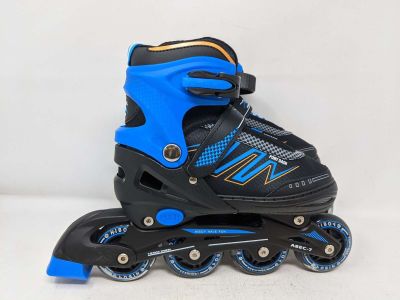a pair of skates that are sitting on a table