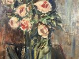 tableau représentant un vase de fleurs posé sur une table devant une fenêtre