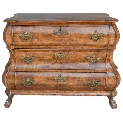 image d'une commode en bois sur fond blanc