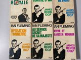 quatre livres de poche de James Bond et les romans de James Bond