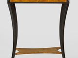 une paire de petites tables avec un tiroir de chaque côté