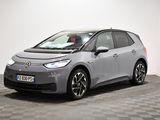 La nouvelle Toyota i-Mivo est garée dans une pièce dont le sol est à carreaux.