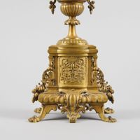 Paire de candélabres quadripode en métal doré à 5 lumières d… (photo 3)