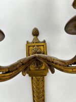 Quatre appliques en bronze à deux lumières, modèle classique (photo 2)