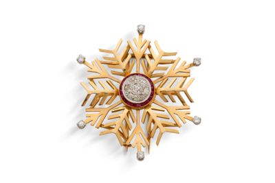 broche en forme de flocon de neige en or et diamants, signée Van Cleef
