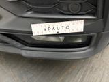 a sticker that says vauto on the front of a car
