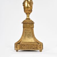 Torchère porte-cierge en bois sculpté et doré, vasque en for… (photo 5)