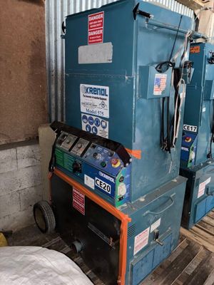 deux machines placées l'une à côté de l'autre
