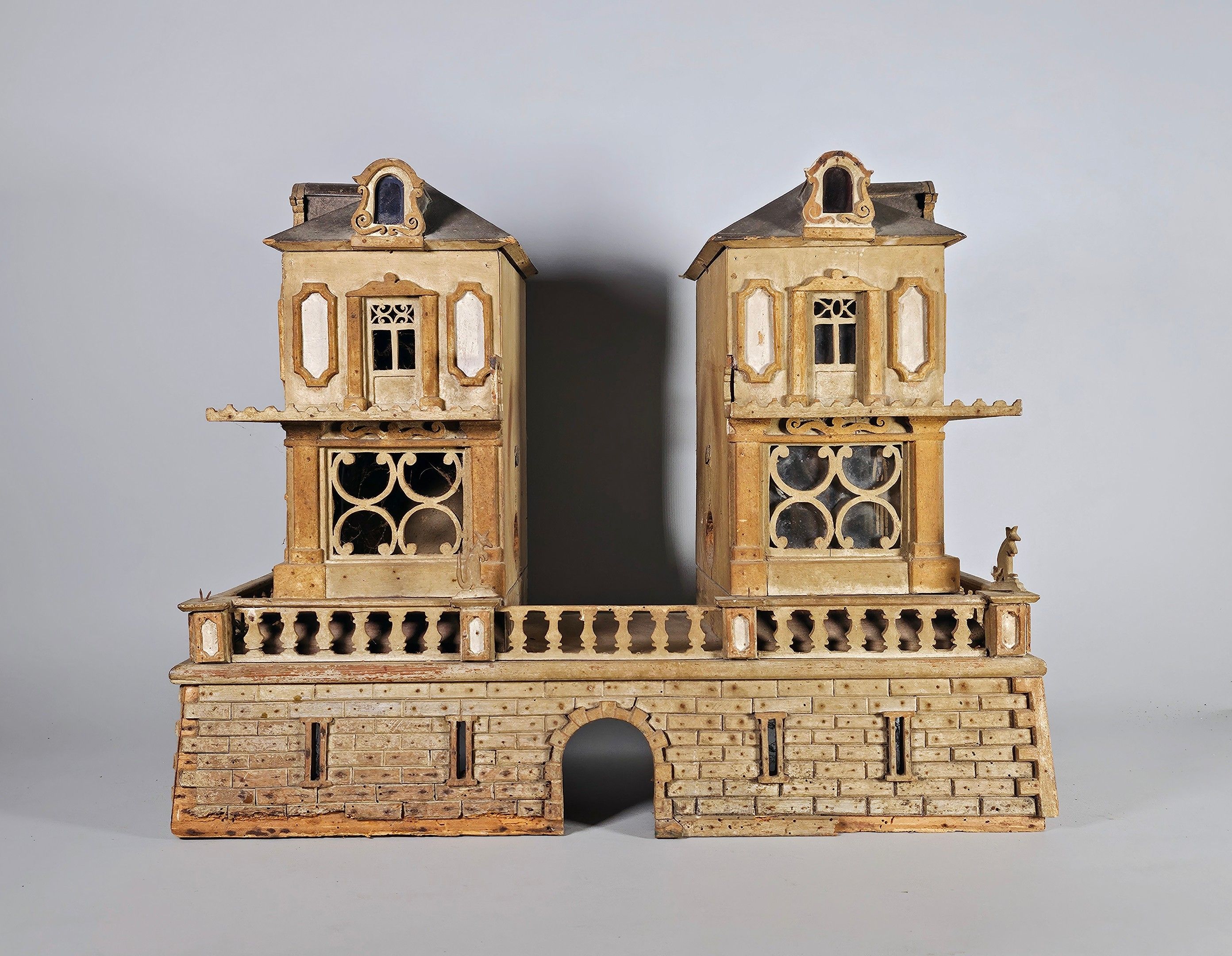 Objets d'art & Curiosités