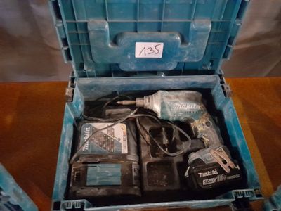 Visseuse à placo Makita DFS 452 avec chargeur et accût - Photo 1