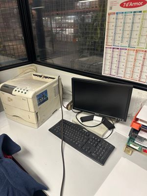 écran plat DELL 1 imprimante KYOCERA FS 1920