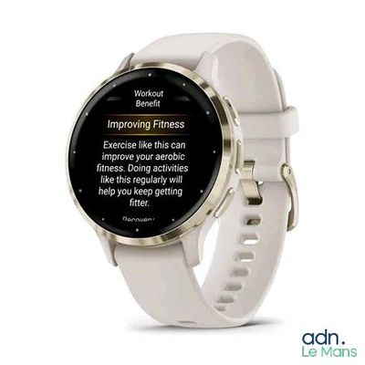 une montre connectée sur l'écran de laquelle s'affiche une citation