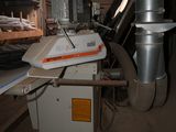 a machine that is sitting in the middle of a room