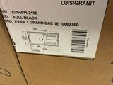 une boîte en carton sur laquelle est collée une étiquette portant l'inscription « lussigrantt »