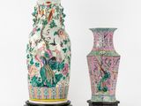 paire de vases chinois sur socles, ornés d'oiseaux et de fleurs
