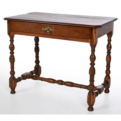 TABLE LOUIS XIII pouvant former table bureau en noyer et gai… - Photo 1