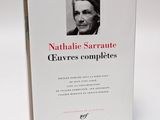l'image d'un livre sur lequel figure la photo d'une femme