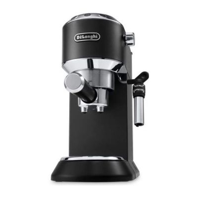 un gros plan d'une machine à café noir sur fond blanc