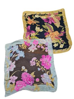 Lot de deux foulards en soie dont LEONARD "décor de fleurs" …