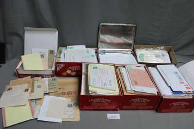 Stock important, de Lettres/courrier et divers dans 1 carton