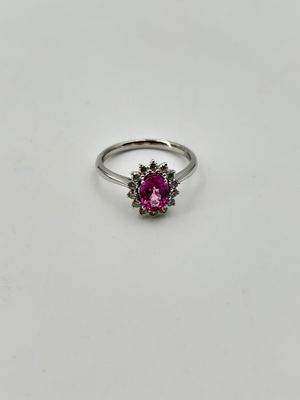 Bague en Platine ornée d'un beau Saphir rose de taille ovale…