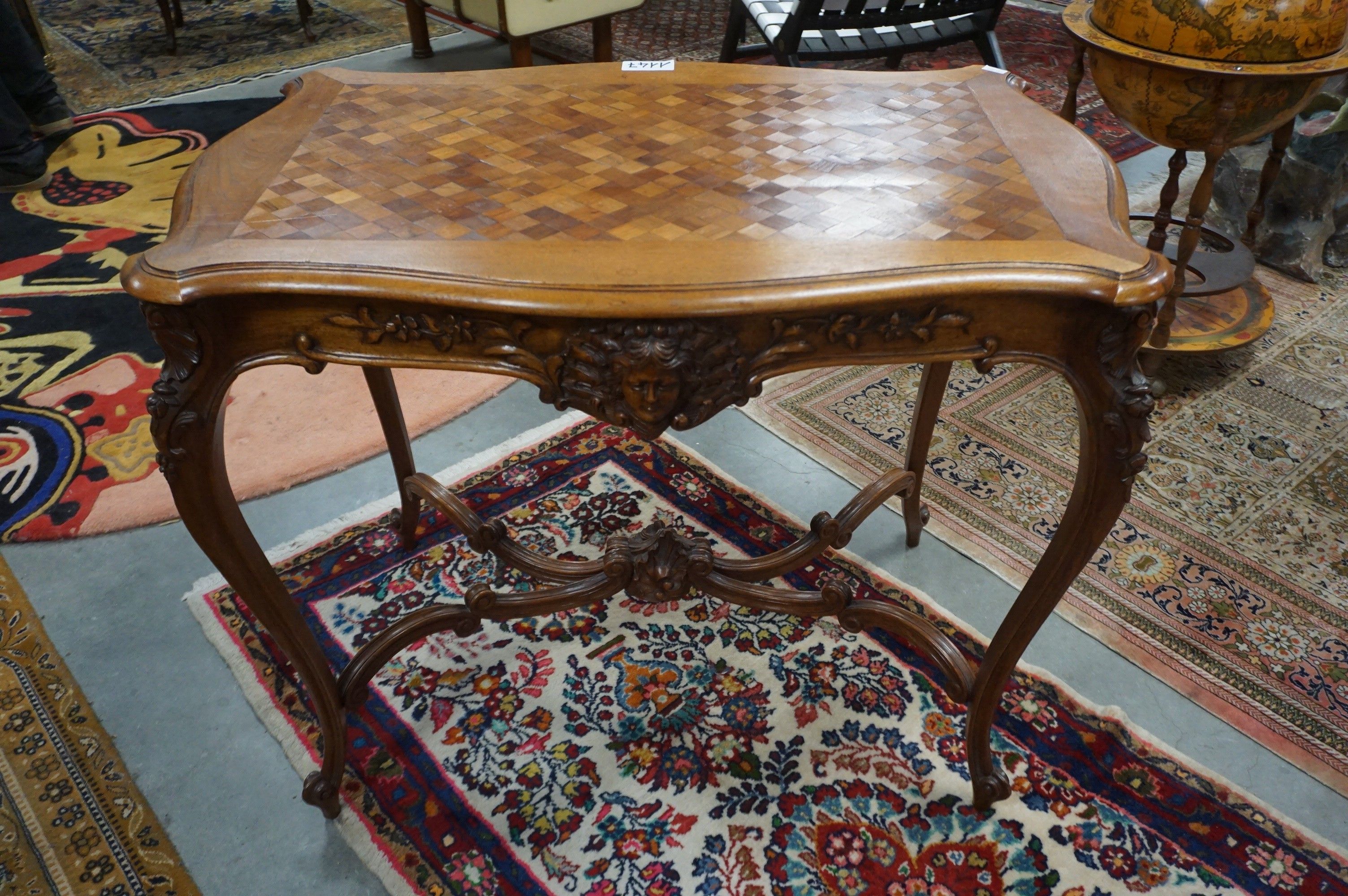 Belle table française du XIXe siècle de style Louis XV - en …