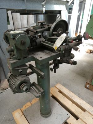 a machine that is sitting on a pallet in a warehouse