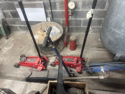 a lot of tools that are sitting on the floor