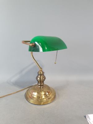 lampe de bureau en laiton avec abat-jour en verre vert