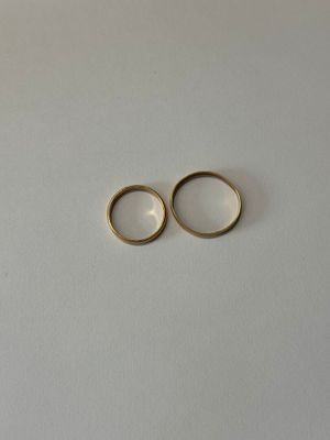 Deux alliances en or jaune 750 °/°°. TTD : 53 et 63. Poids : 3,7 g - Photo 1