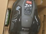 une boîte contenant une souris d'ordinateur