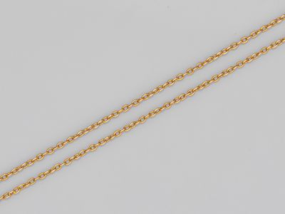 un collier en or 18 carats avec un pendentif en diamant et une chaîne