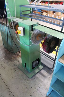 1 machine de lustrage à brosses rotatives sans marque appare…