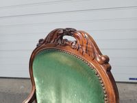 Paire de fauteuils en bois sculpté. (photo 3)