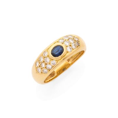 une bague en saphir et diamant