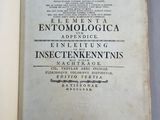 un livre ouvert avec un titre en noir et blanc