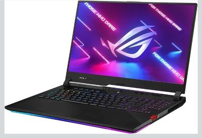 L'ordinateur portable ASUS est ouvert et prêt à l'emploi.